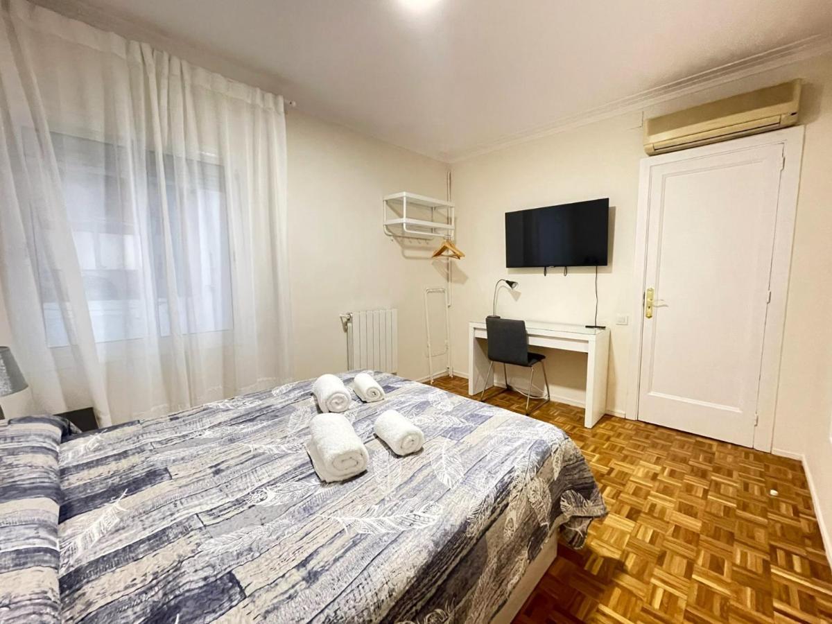 Villarroel Habitaciones Barcelona Exterior photo