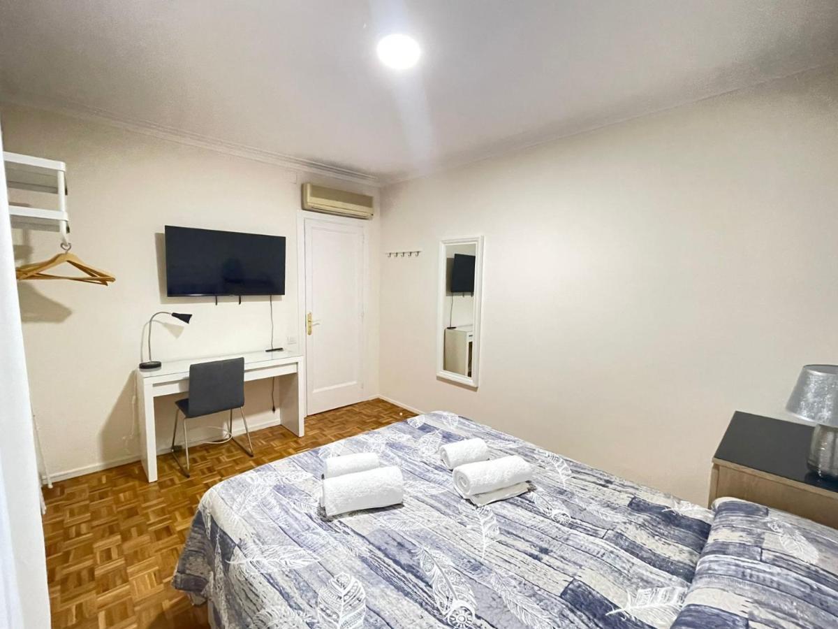 Villarroel Habitaciones Barcelona Exterior photo