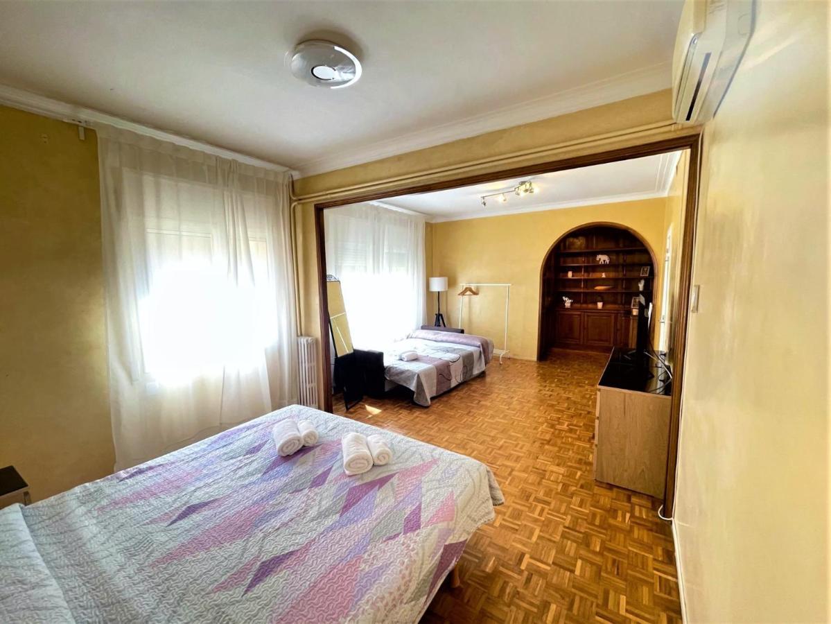 Villarroel Habitaciones Barcelona Exterior photo