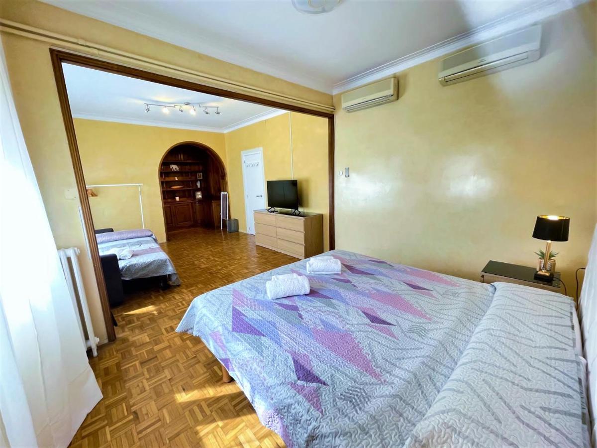 Villarroel Habitaciones Barcelona Exterior photo