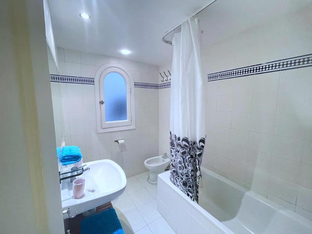 Villarroel Habitaciones Barcelona Exterior photo
