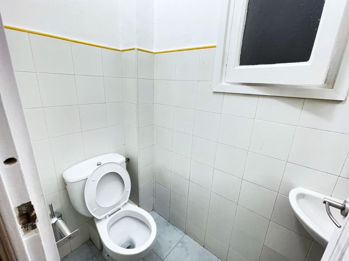 Villarroel Habitaciones Barcelona Exterior photo