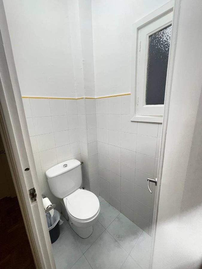 Villarroel Habitaciones Barcelona Exterior photo